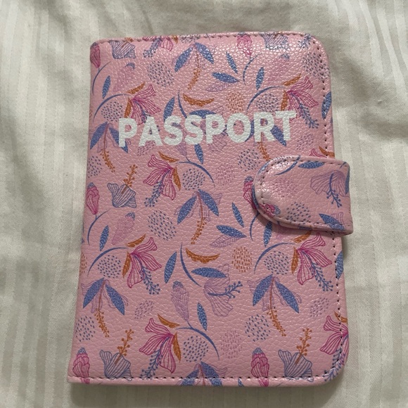 Floral‎ Pink Passport Holder - Picture 1 of 8
